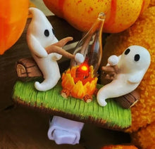 Load image into Gallery viewer, Ghost Campfire Flickering Nightlight